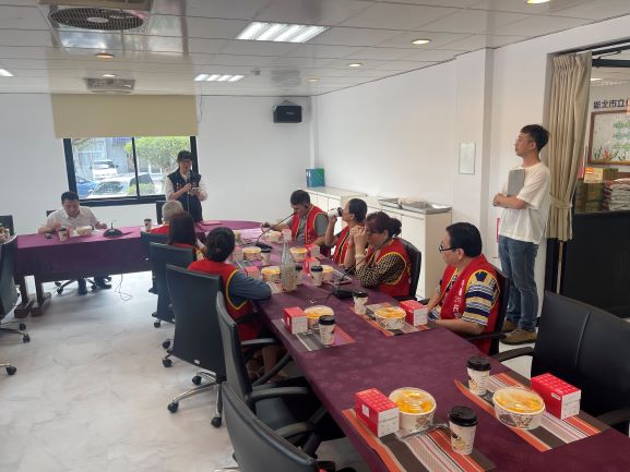 主任與中華209行善協會同進午餐.jpg