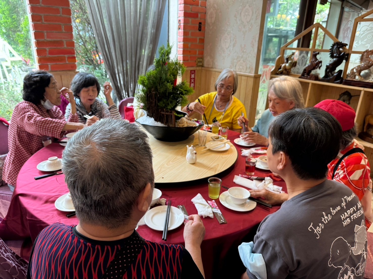 長者在田老爺無菜單料理開心吃午餐.jpg