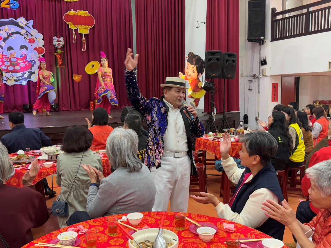 六和室內樂團與長者歡樂.JPG
