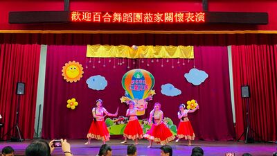 印度舞產生的異國風情彷彿就身在印度呢.jpg