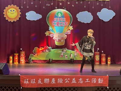 藍如潔展渾身解數，演繹國、台唱詞，贏得滿堂喝采，掌聲雷動.jpg