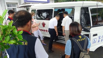 身心障礙車使用強化承重250公斤的側邊踏板.JPG