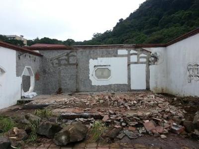屋頂花園施工前宛如廢墟