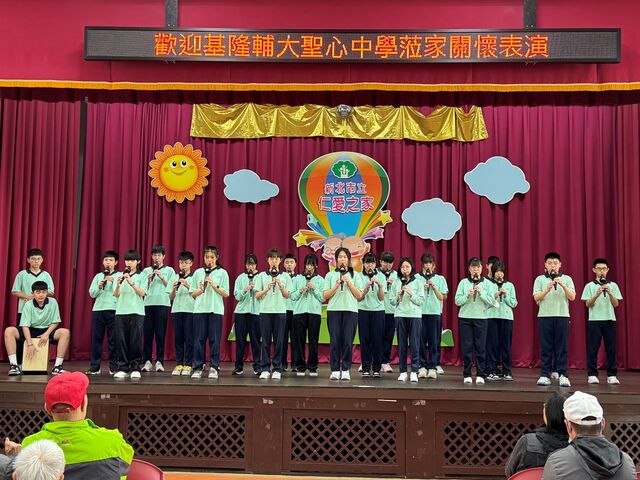 學生直笛表演.JPG